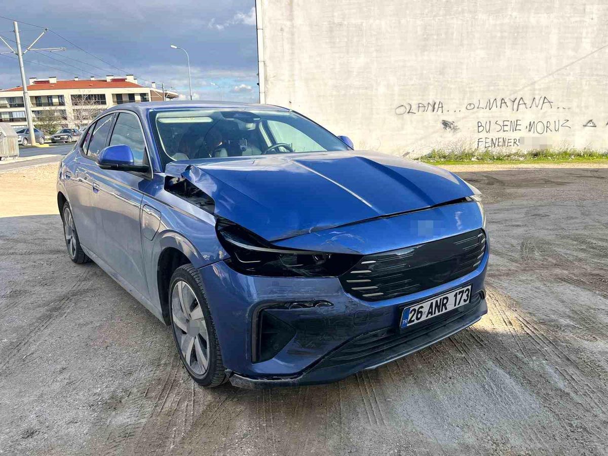 Eskişehir\'de Trafik Kazası: 2 Çocuk Yaralandı