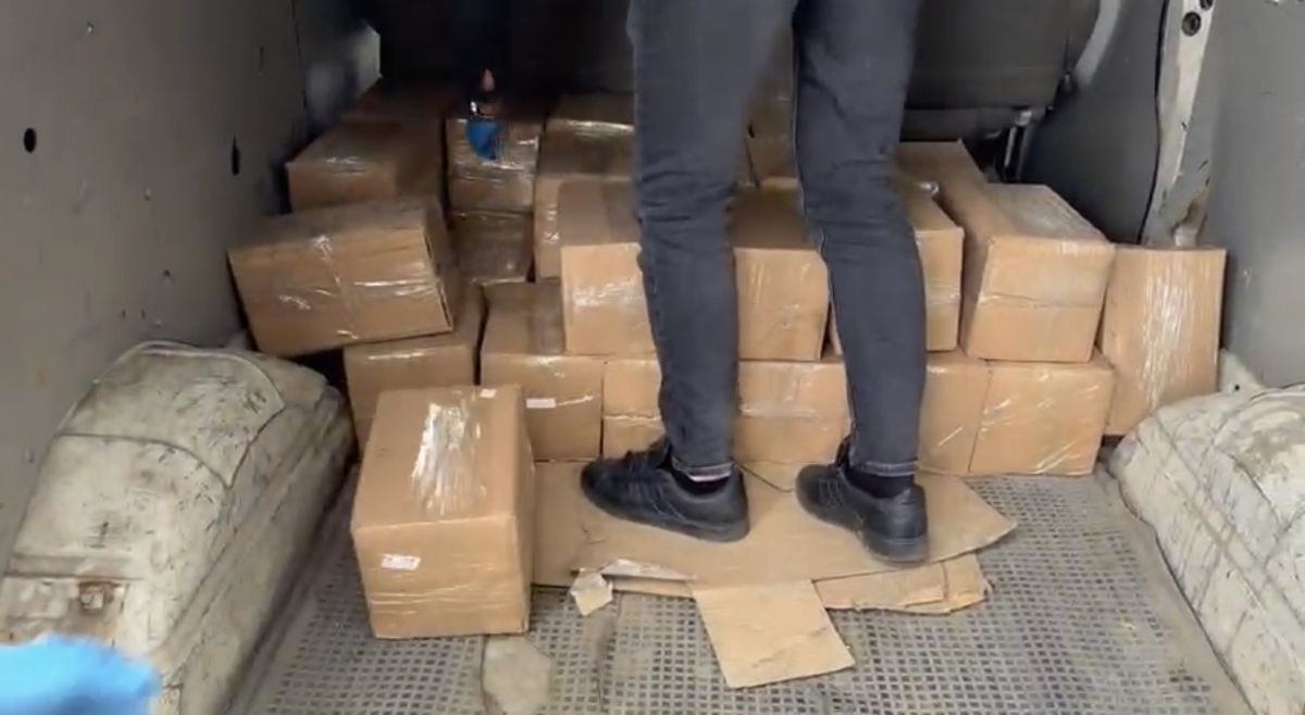 Eyüpsultan\'da Silah Sevkiyatı Operasyonu