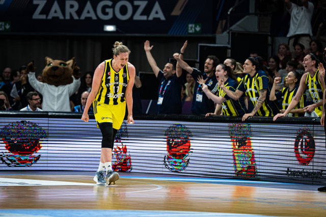 Kadınlar EuroLeague finalinde Galatasaray'ı 68-55 yenen Fenerbahçe, 3. kez Avrupa şampiyonu oldu.