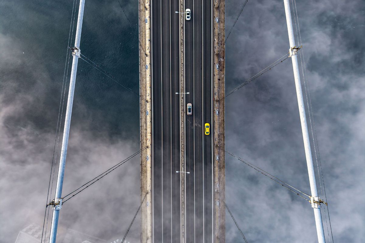 Yoğun sis Boğaz’ı kapattı: Köprü manzarası izleyenleri hayran bıraktı