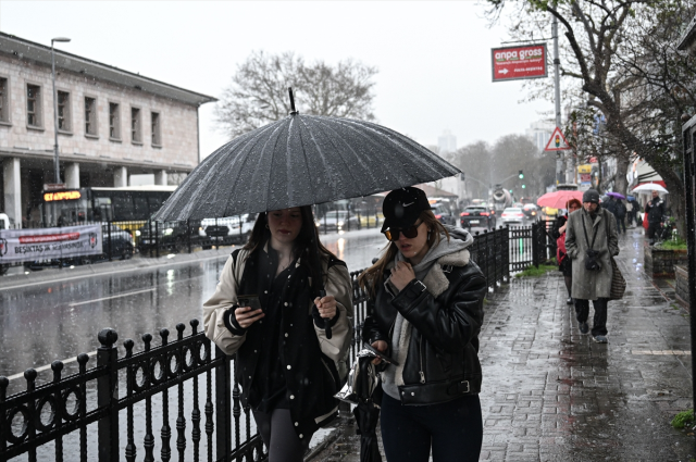 İstanbullular dikkat! AKOM tarih verdi, yazı beklerken kış geri geliyor