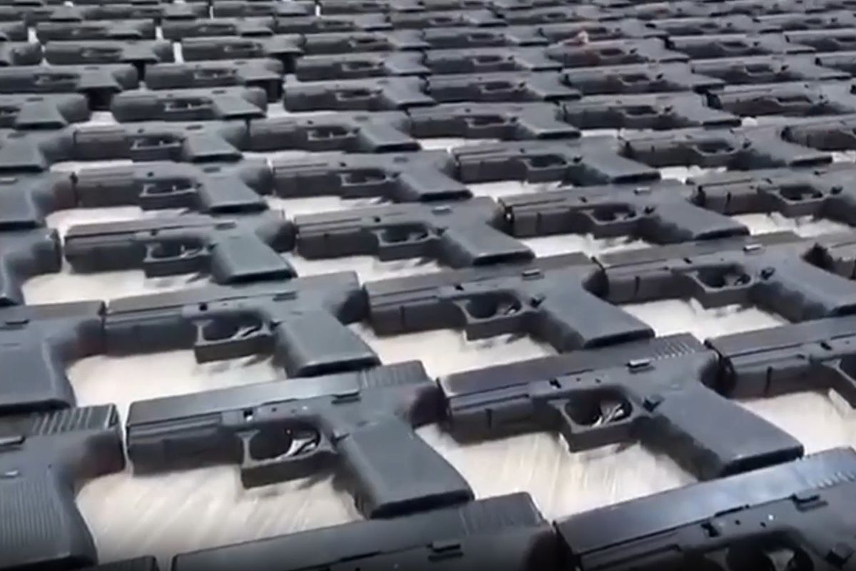 İstanbul ve Adana\'da dev operasyon! 1107 ruhsatsız tabanca ele geçirildi