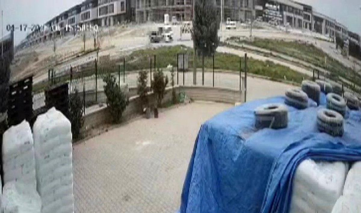 Konya\'da Kavşakta Takla Atan Minibüs