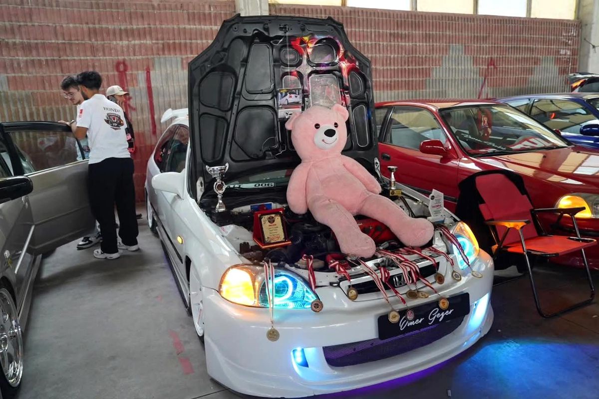 Pınarhisar\'da Modifiye Araç Festivali Renkli Geçti