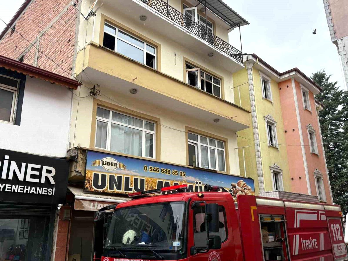 Samsun\'da Apartmanda Yangın