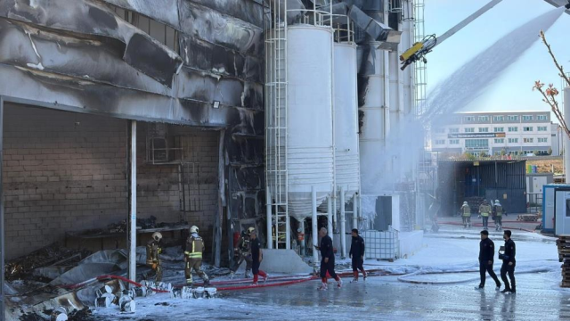 Ankara'da boya fabrikasında yangın: Bir işçi hayatını kaybetti