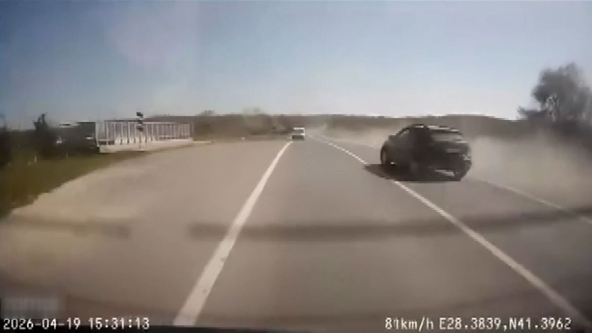 Çatalca\'da Kaza: Araç Şarampole Yuvarlandı