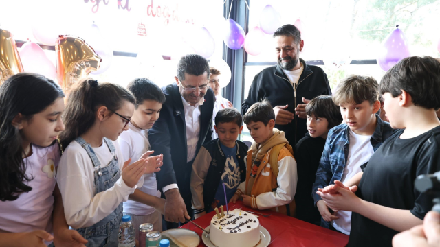 Çekmeköy'de şehit olan Fatma Nur öğretmenin oğlu 11 yaşına sürpriz doğum günü partisi ile girdi