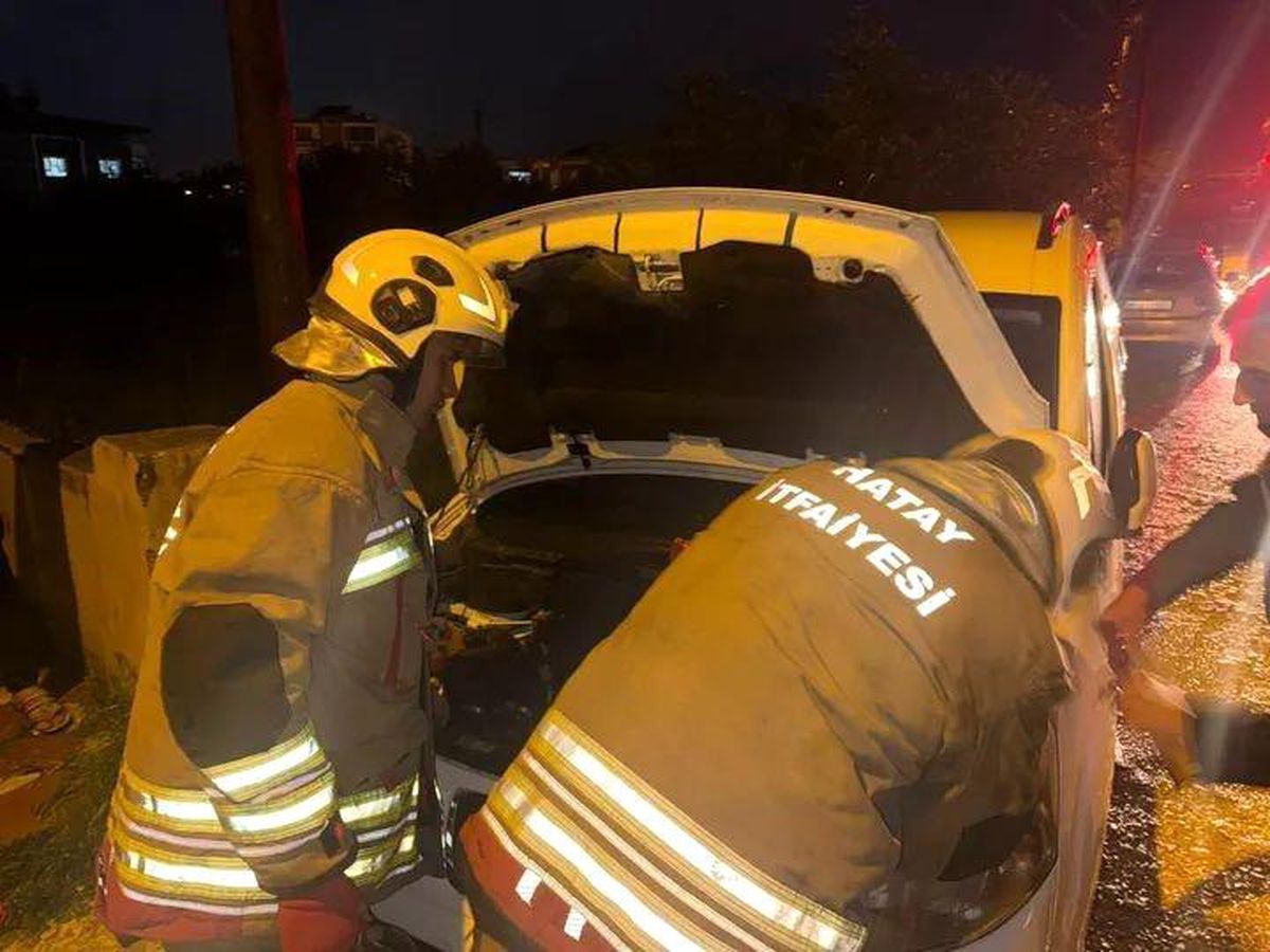 Hatay\'da Araç Yangını Kontrol Altına Alındı