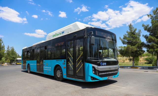 Otobüste unutulan çantadan servet çıktı