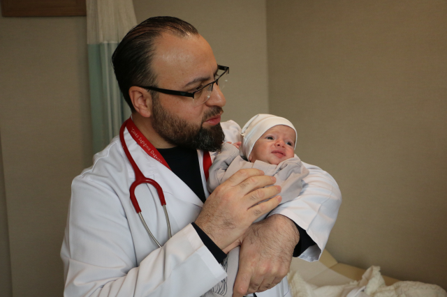 Dünyada 5 binde bir görülüyor: Yemek borusu kapalı doğdu