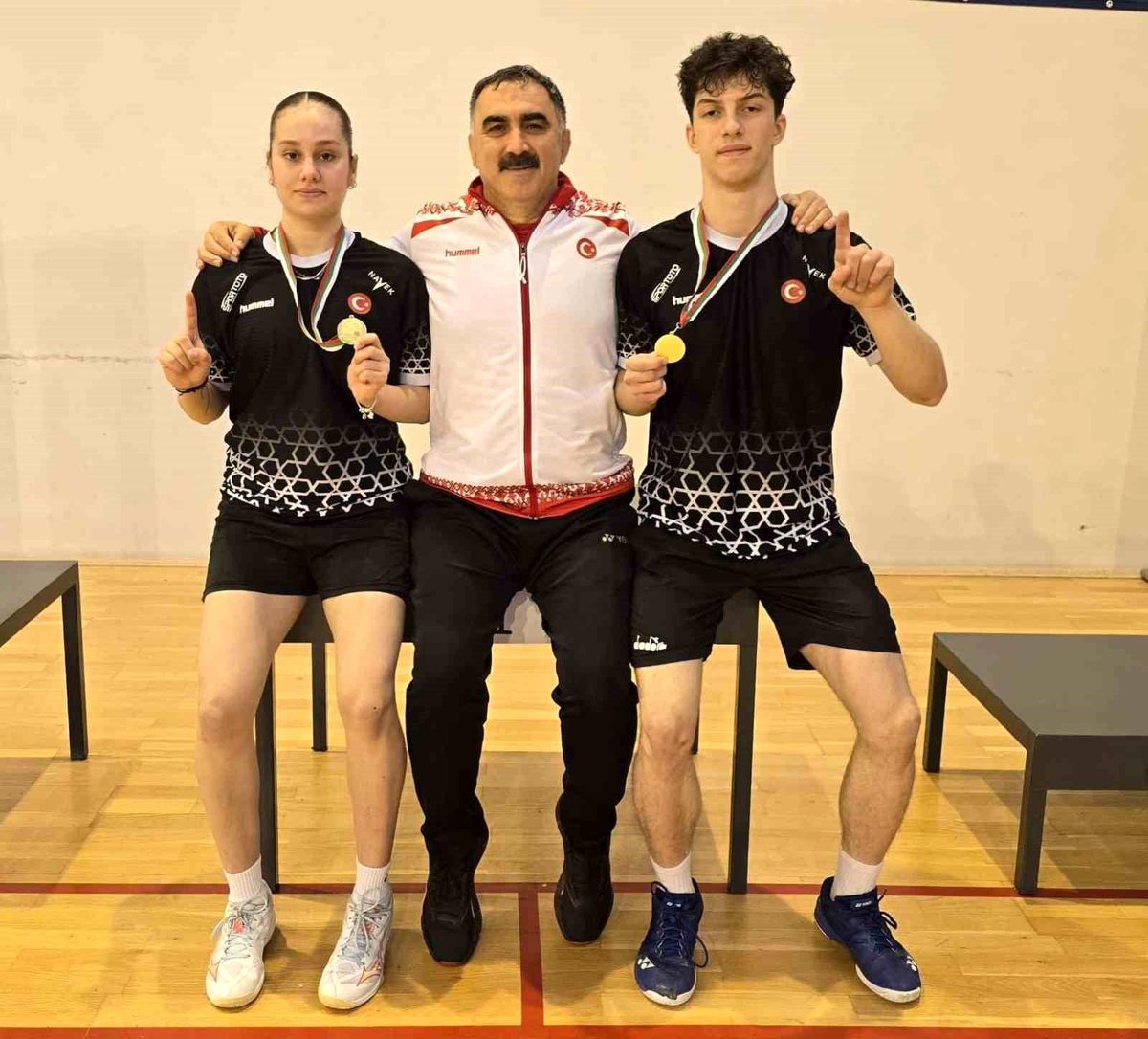 Erzincanlı Sporculardan Badminton’da Üç Madalya