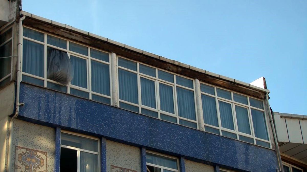 Esenyurt\'ta Çatı Yangını Korkuttu