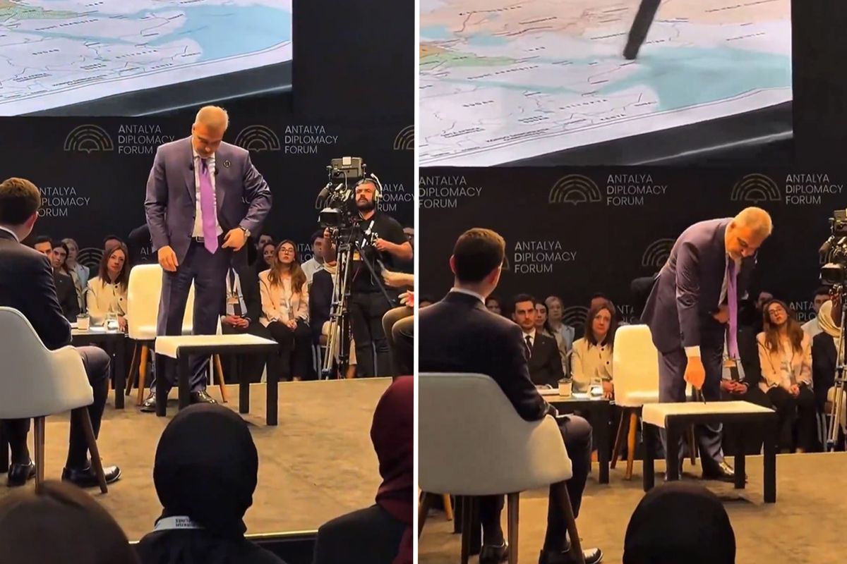 Hakan Fidan çantasından haritayı çıkardı, "Coğrafya kader midir" sorusunu yanıtladı