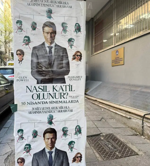 İstanbul'da okul önünde skandal afiş! Saldırılar sonrası travma yaşayan öğrencilere yeni darbe