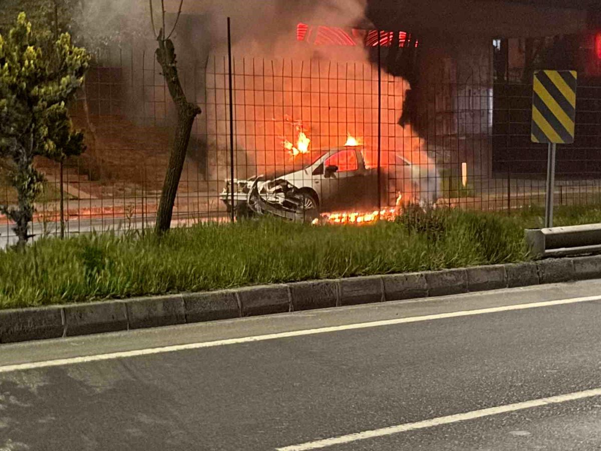 Tekirdağ\'da Kaza: Otomobil Alev Alev Yandı