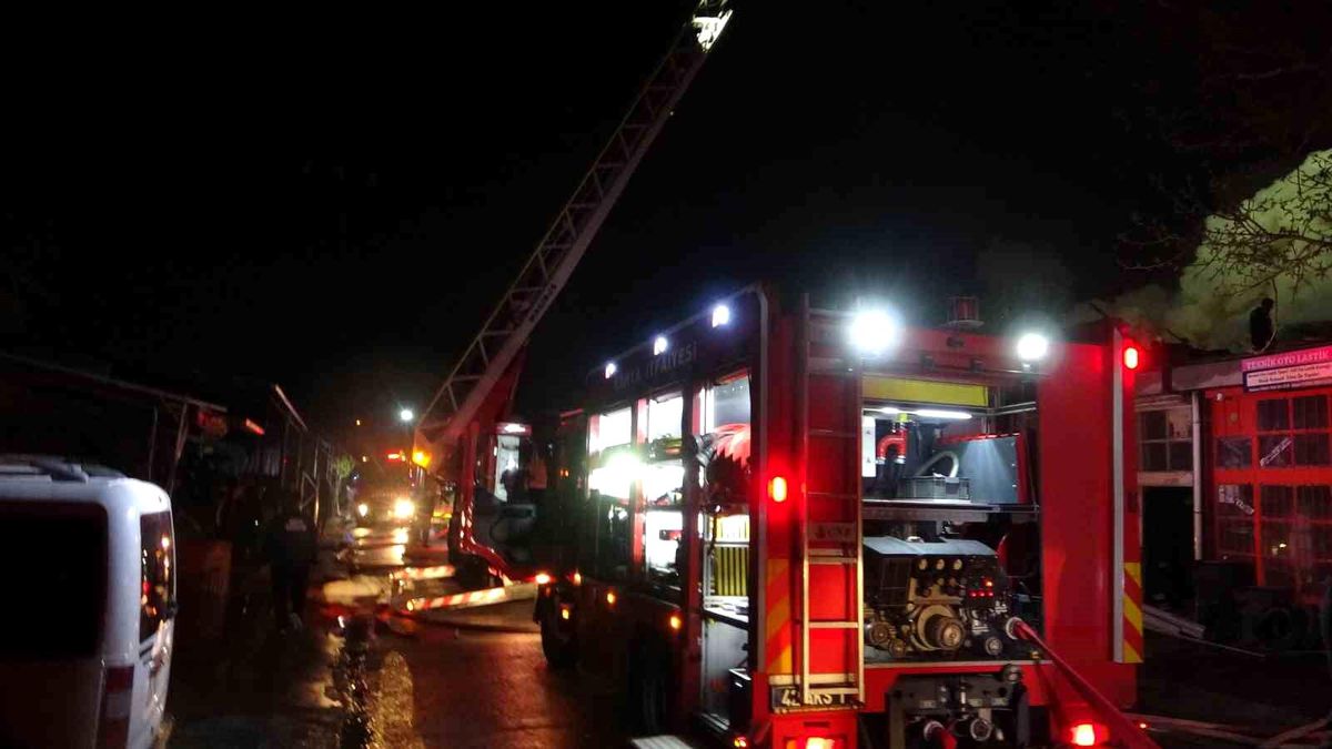 Konya\'da İş Yerinde Yangın: 2 Yaralı