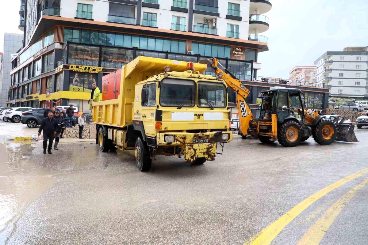 Mardin Büyükşehir Belediyesi ve MARSU ekipleri sahada seferber oldu