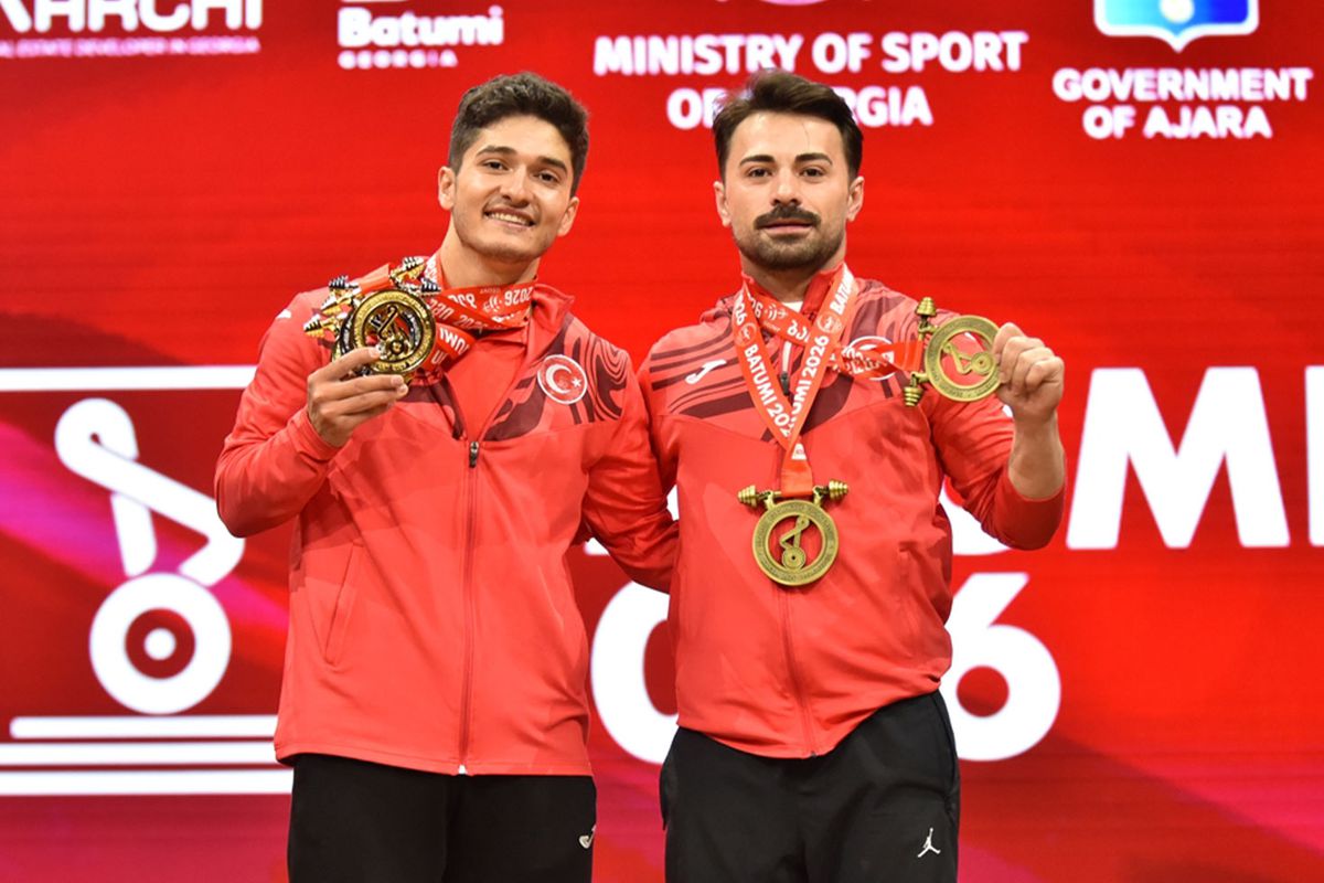 Milli halterci Muhammed Furkan Özbek, rekor kırarak Avrupa şampiyonu oldu