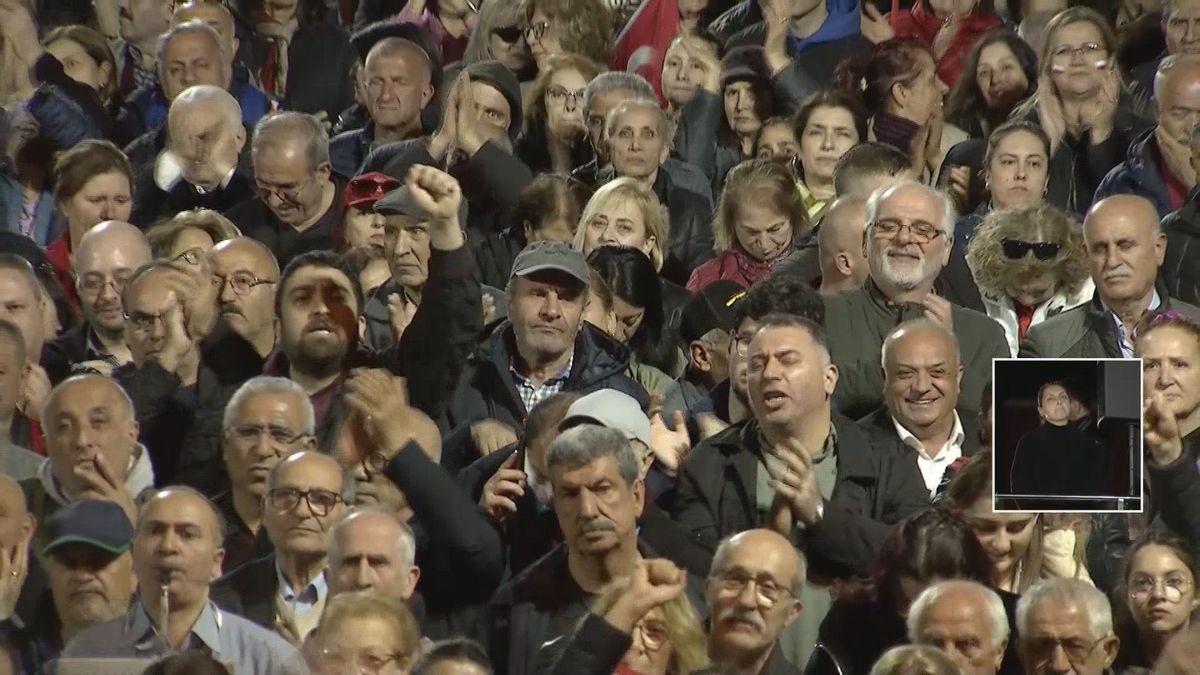 Özgür Özel Ataşehir\'de Konuştu