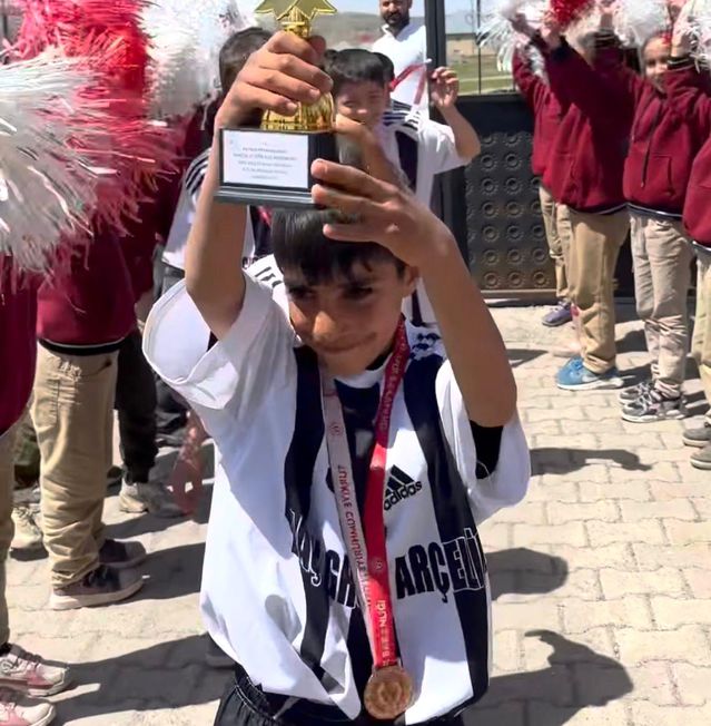 Yürek Veren İlkokulu’ndan Futbolda Başarı