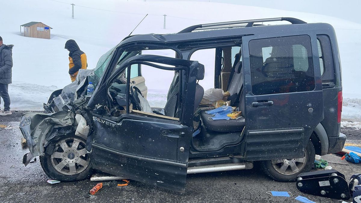 Şavşat\'ta Trafik Kazası: 2 Yaralı