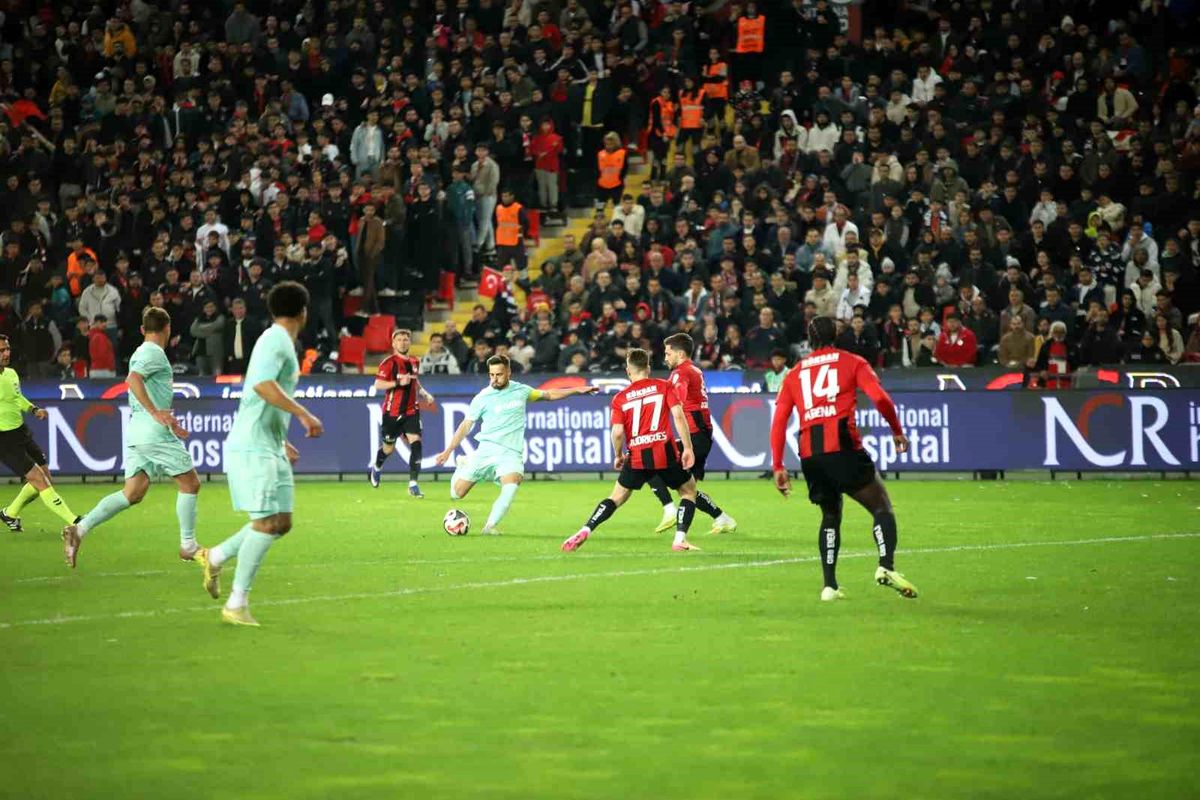 Gaziantep FK, Kayserispor\'u 3-0 Yendi