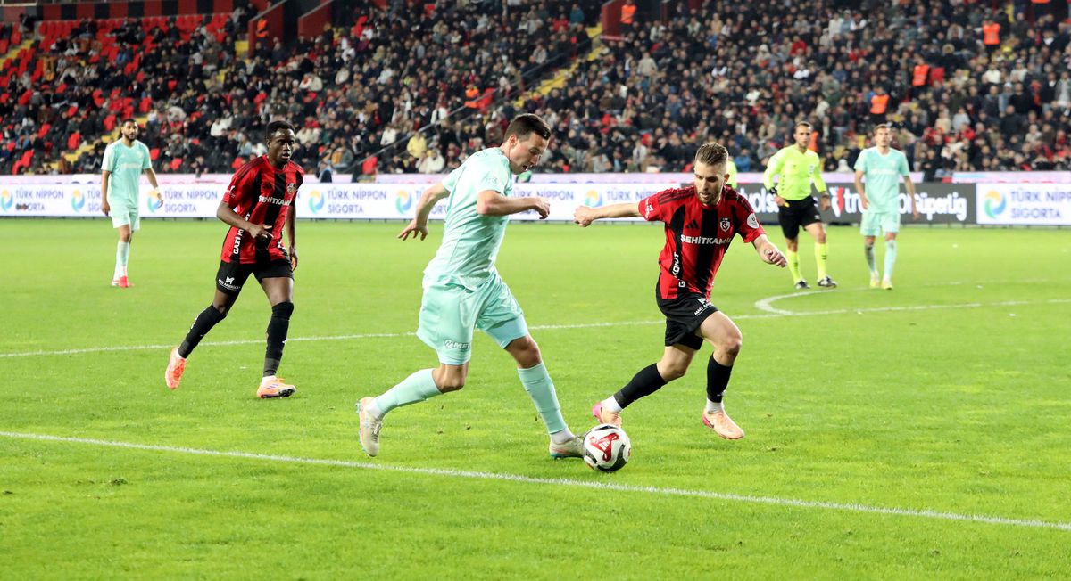 Gaziantep FK, Kayserispor\'u 3-0 Mağlup Etti