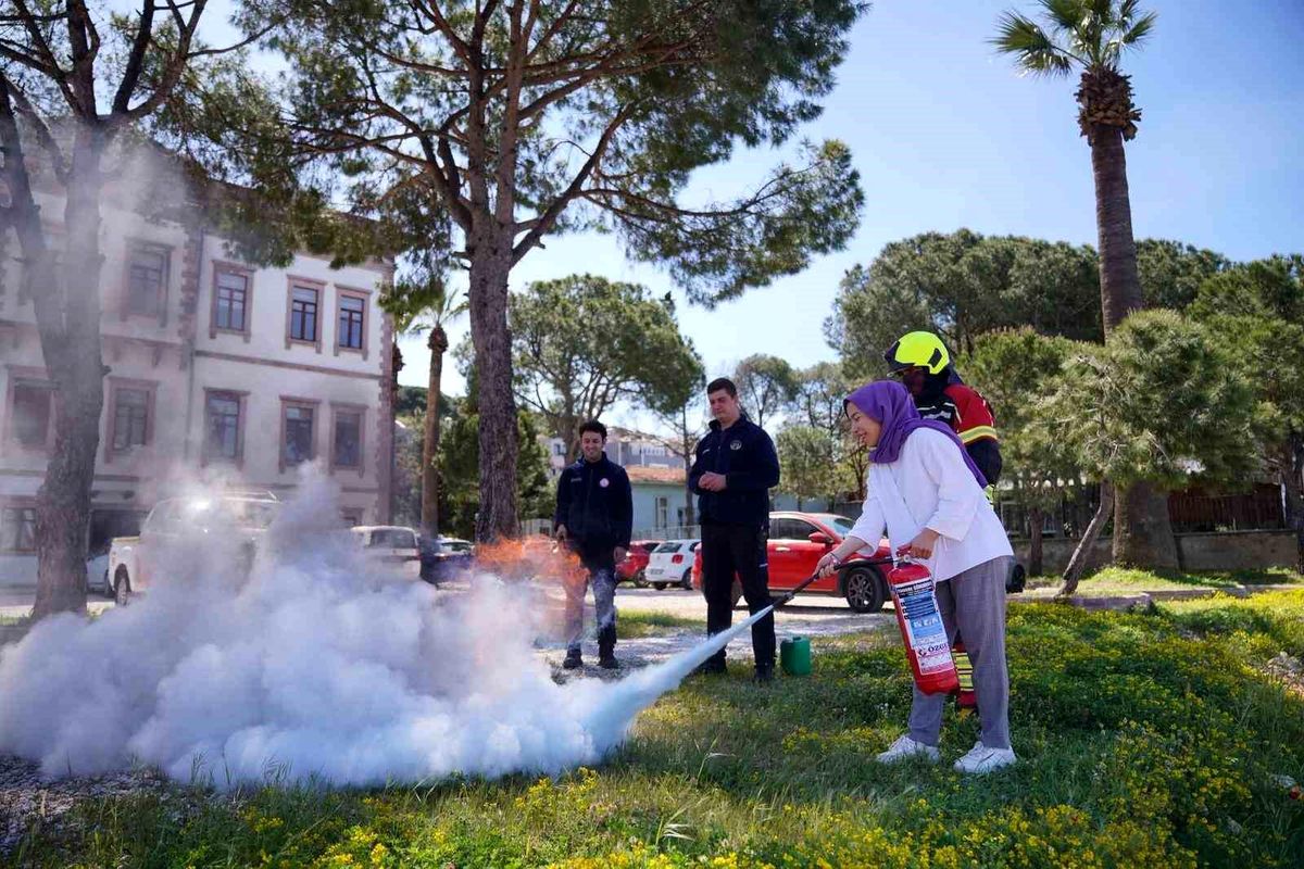 Ayvalık\'ta yangınlara karşı tatbikat