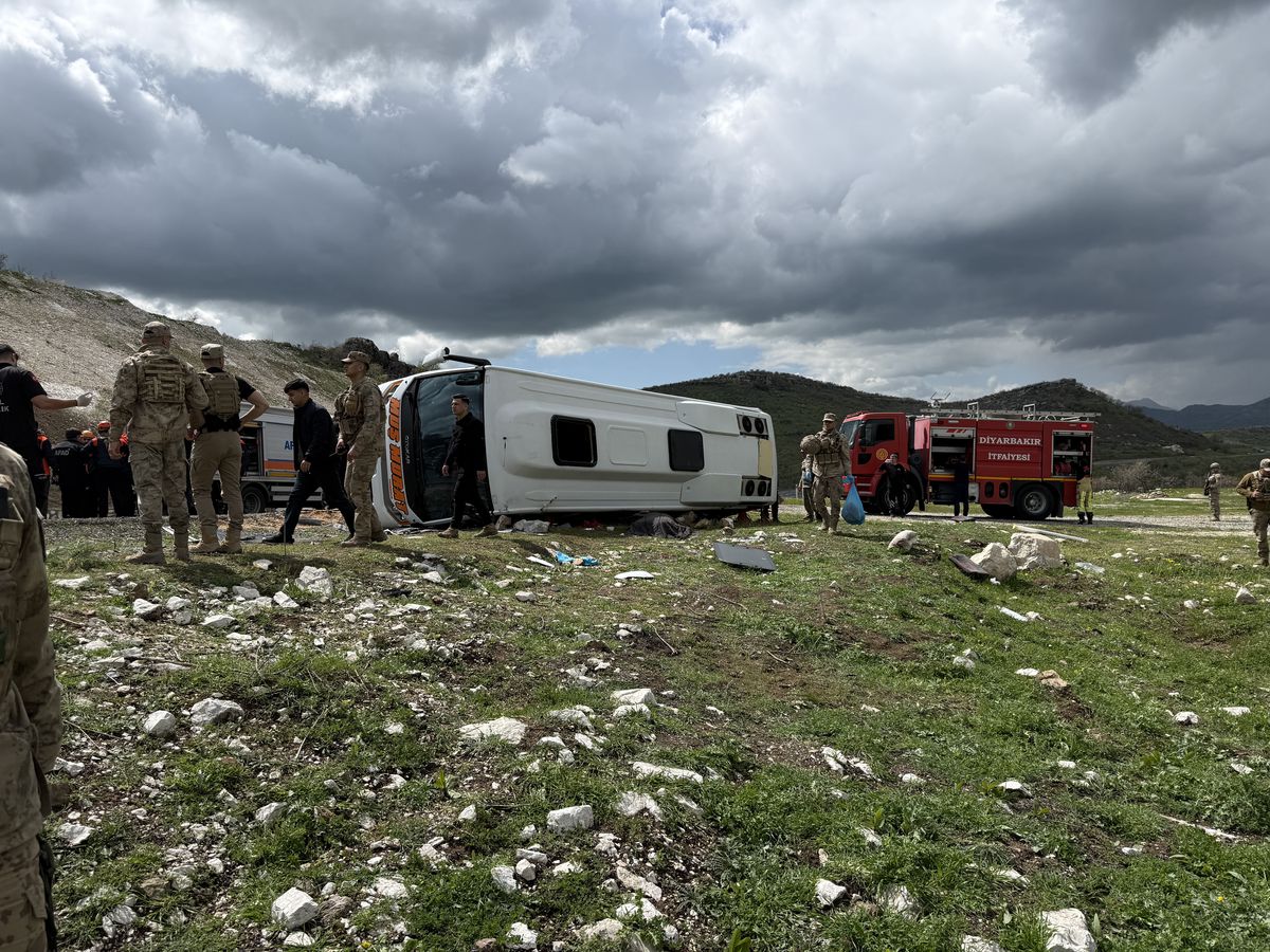 Midibüs Kazasında 1 Ölü, 12 Yaralı