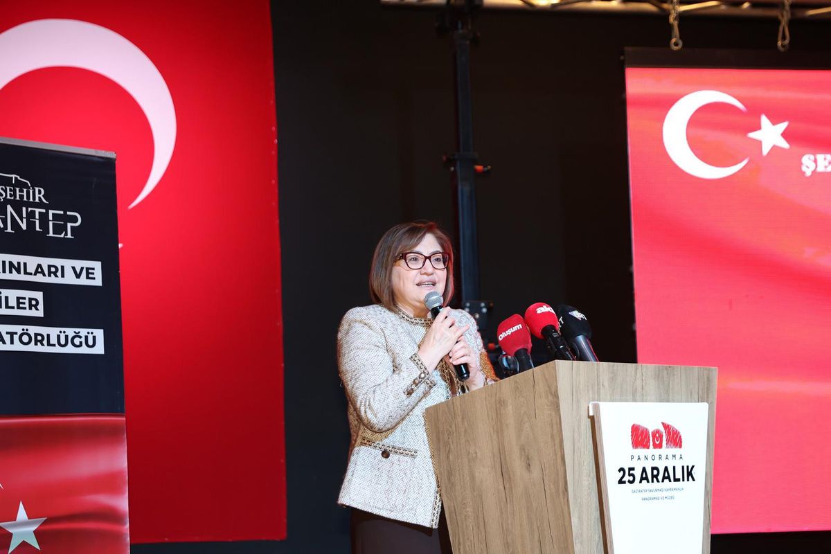 Fatma Şahin şehit aileleri ve gazilerle buluştu