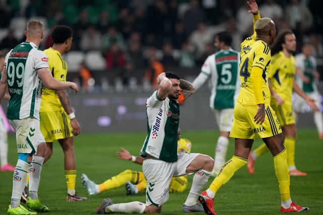 Fenerbahçe, 120+2'nci dakikada yıkıldı! Kupada ilk yarı finalist Konyaspor