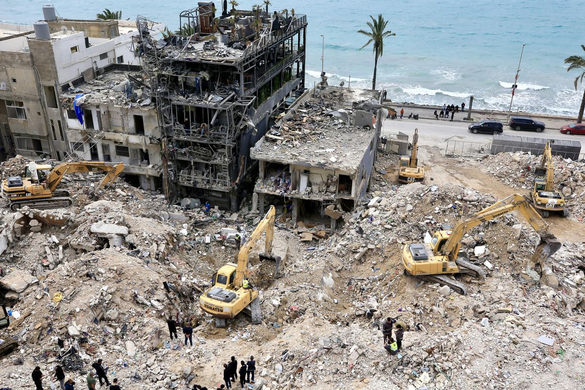 İsrail\'in İHA Saldırısı Lübnan\'da Patlamalara Neden Oldu