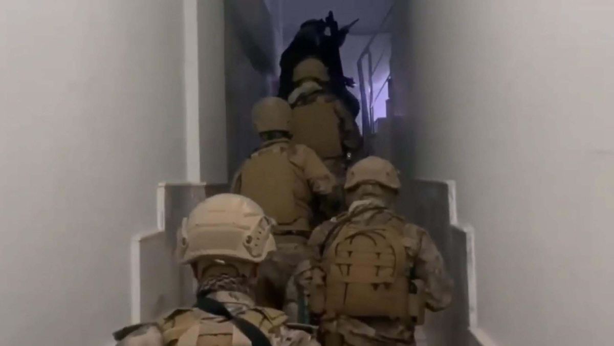 İzmir\'de, okul saldırılarına ilişkin paylaşımlarla ilgili 30 gözaltı