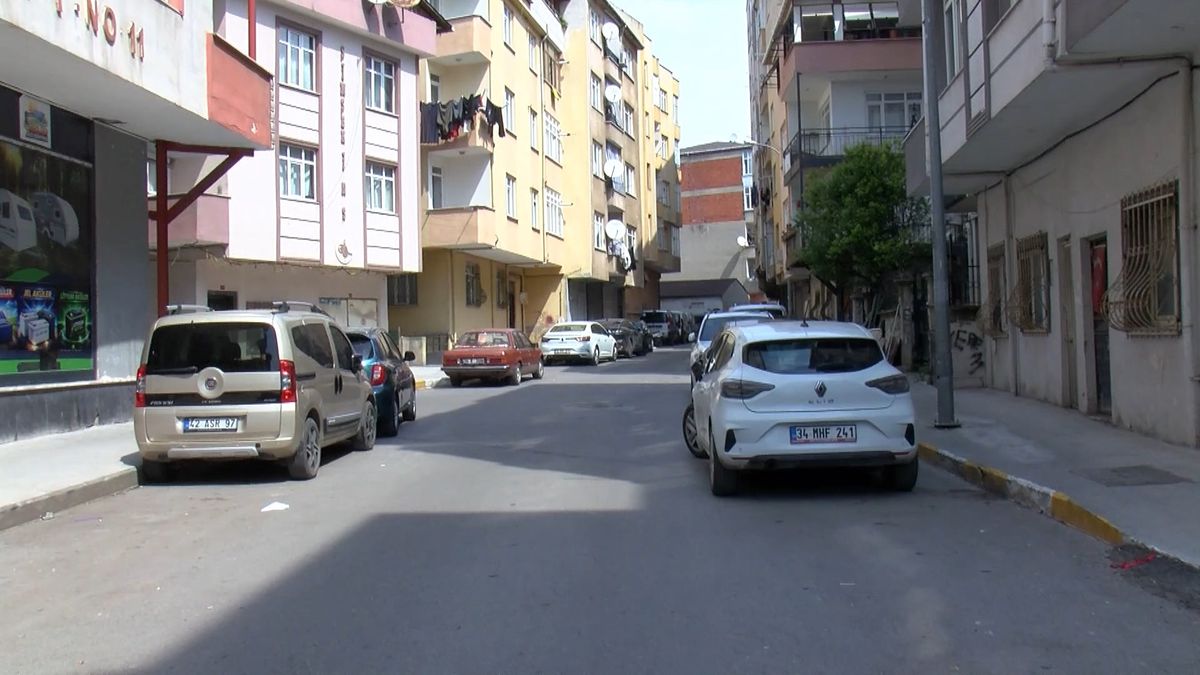 Pendik\'te 8 Yaşındaki Çocuğa Otomobil Çarptı