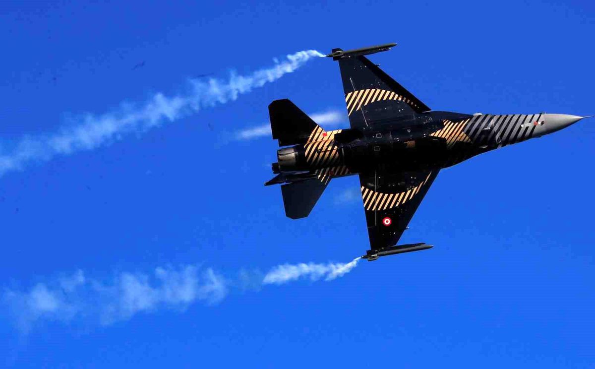 SOLOTÜRK Prova Uçuşu ile Antalya\'da Coşku Sardı