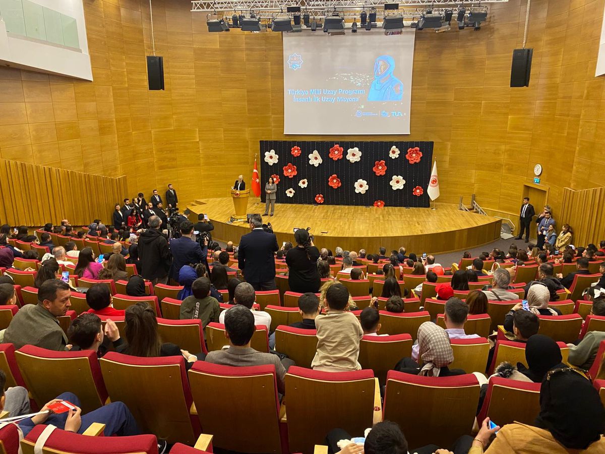 TBMM\'de Çocuk Dilekleri ve Uzay Sunumu