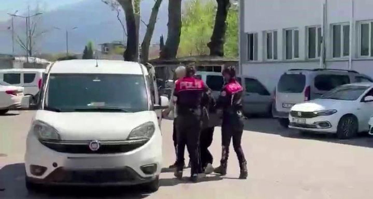 Canlı Yayında Bıçaklı Kavga