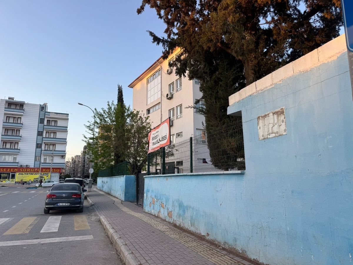 Birecik\'te Cadde Tabelası Kaldırıldı