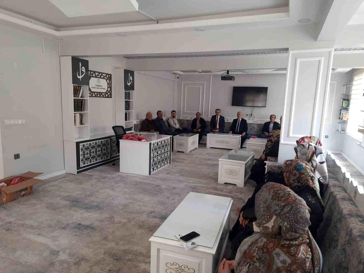 Hac Semineri Sinop\'ta Gerçekleşti