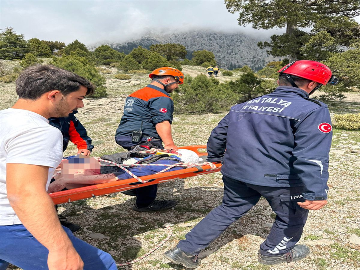 Uçurumdan Düşen Adam Kurtarıldı