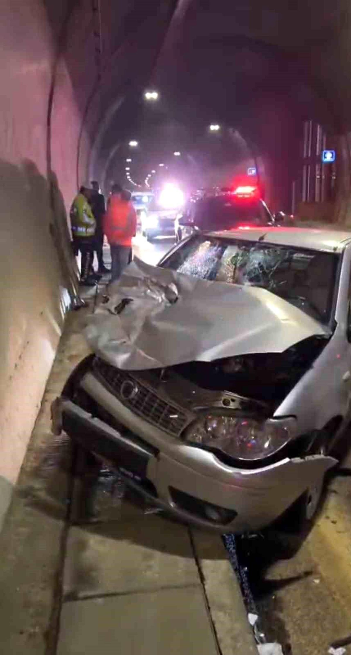 Zigana Tüneli\'nde Kaza: 2 Yaralı