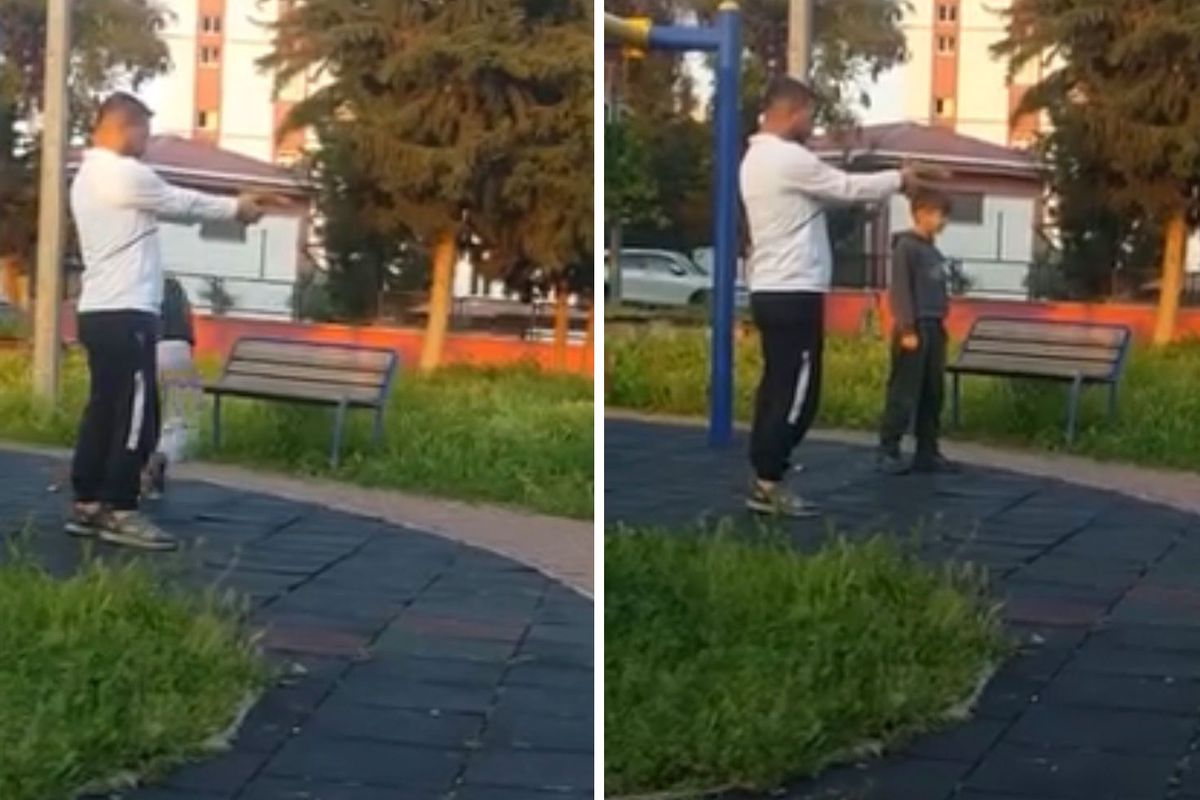 Adana\'da Parkta Çocukla Silah Talimi