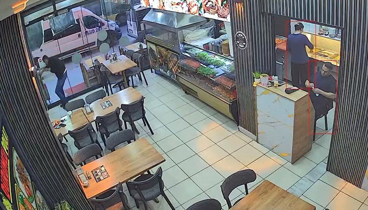 Avcılar\'da Heimlich Manevrası ile Kurtarma