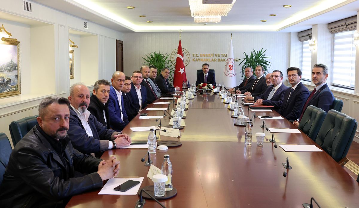 Bakan Bayraktar, Madencileri Kabul Etti