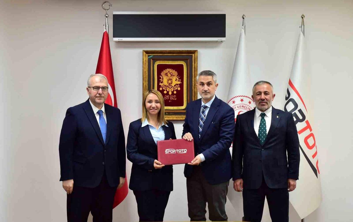 Bilecik\'e büyük spor yatırımı için imzalar atıldı