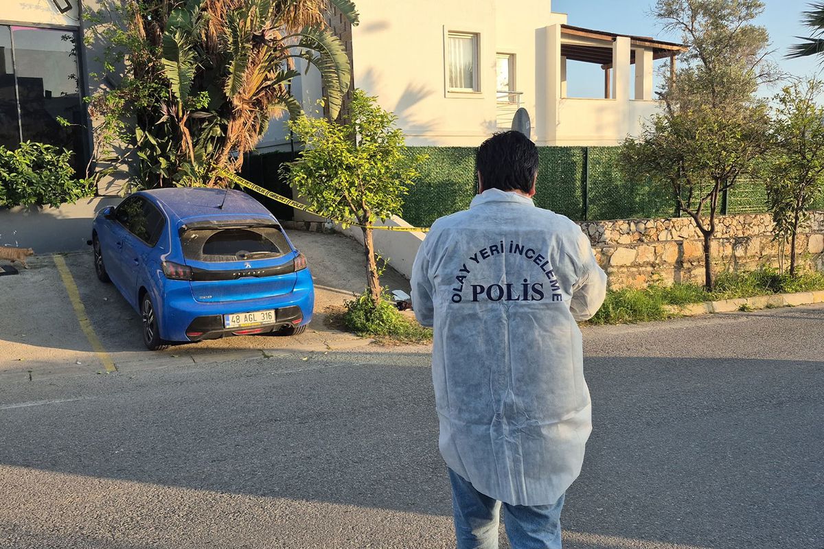 İşten dönen kadına evinin bahçesinde bıçaklı saldırı