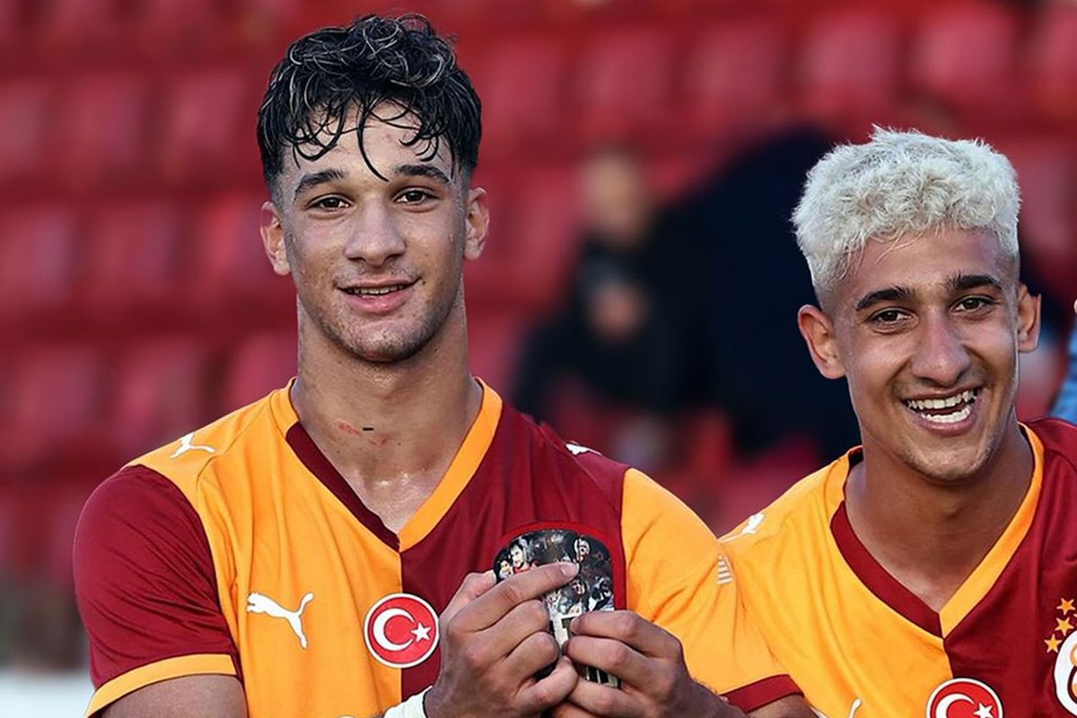 Fenerbahçe, Galatasaray\'dan bir transfer daha yaptı