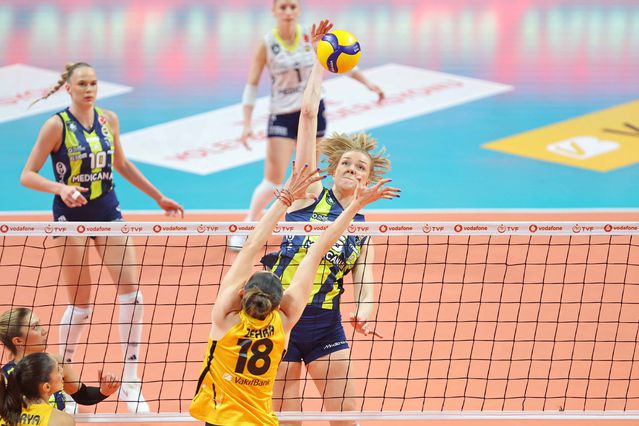 Fenerbahçe Medicana forması giyen Agnieszka Korneluk kariyerini noktaladı