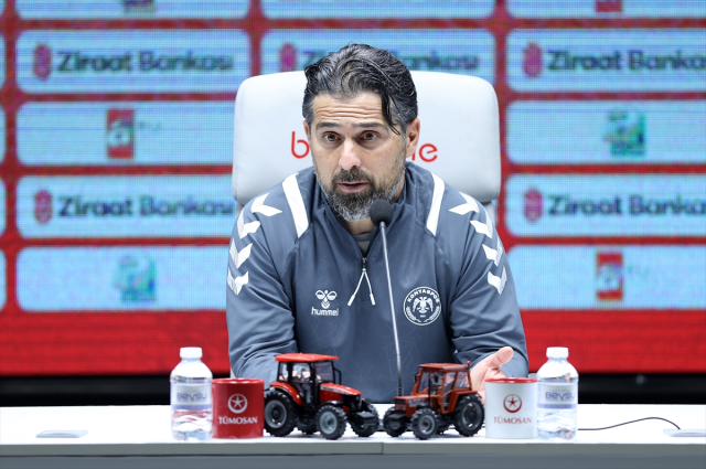 Fenerbahçe'yi eleyen İlhan Palut, gözünü şimdi de sarı-lacivertlilerle ligde oynayacağı maça dikti